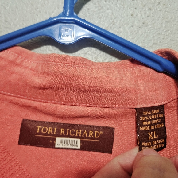 Tori Richard Button Up Shirt Mens Size XLG Salmon 70% Silk - Picture 3 of 3